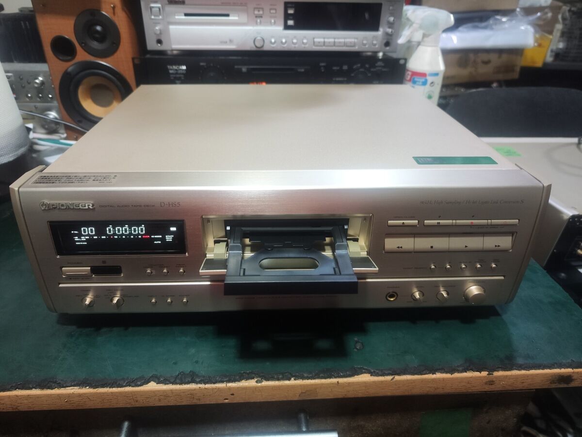 PIONEER EXCLUSIVE RARE D-HS5 96Khz DAT Deck, Working PIONEER EXCLUSIVE RARE D-HS5 96Khz DAT Deck, Working