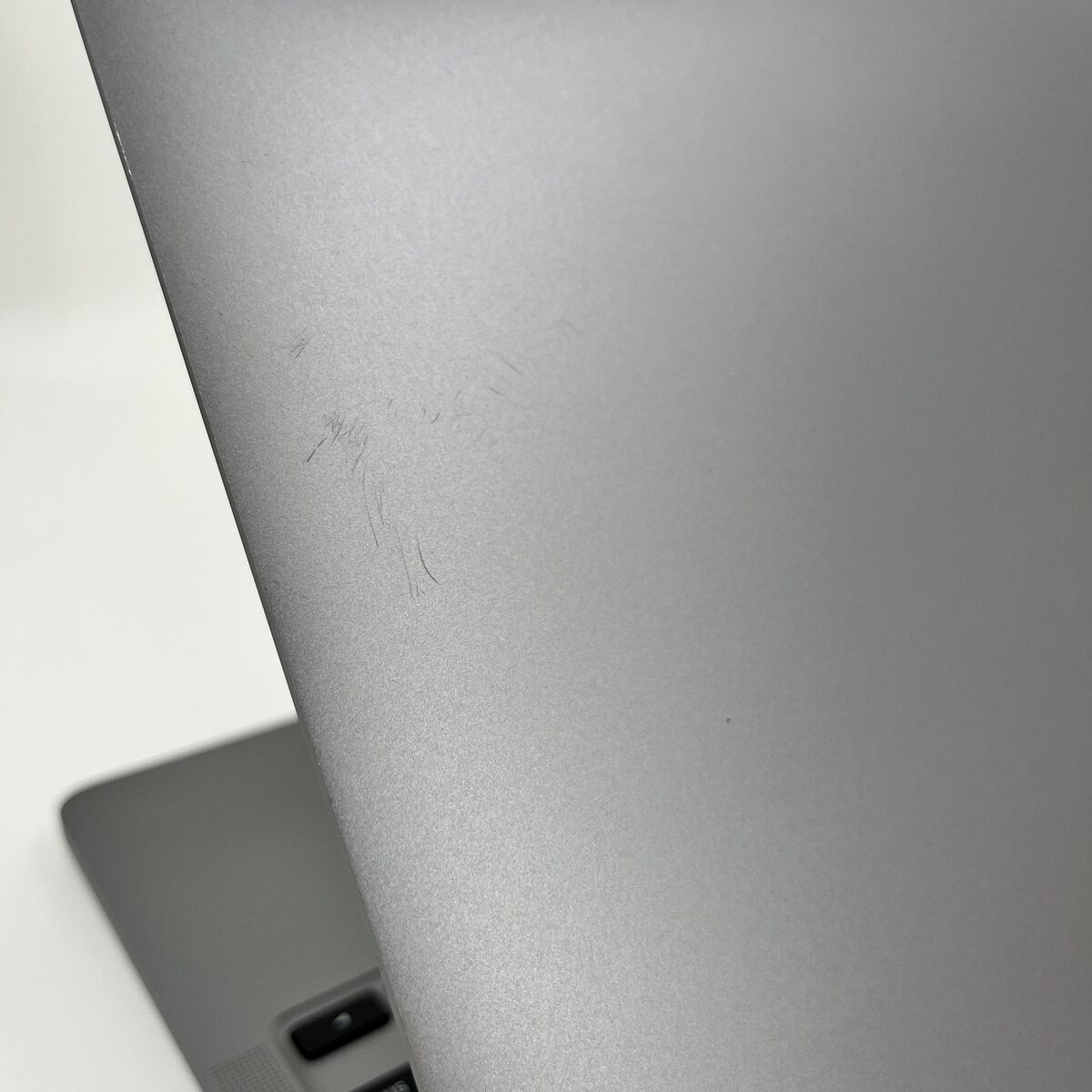 Apple MacBook Pro 13 Touch Bar 2020 M1 8-Core CPU 8-Core GPU Apple MacBook Pro 13 Touch Bar 2020 M1 8-Core CPU 8-Core GPU