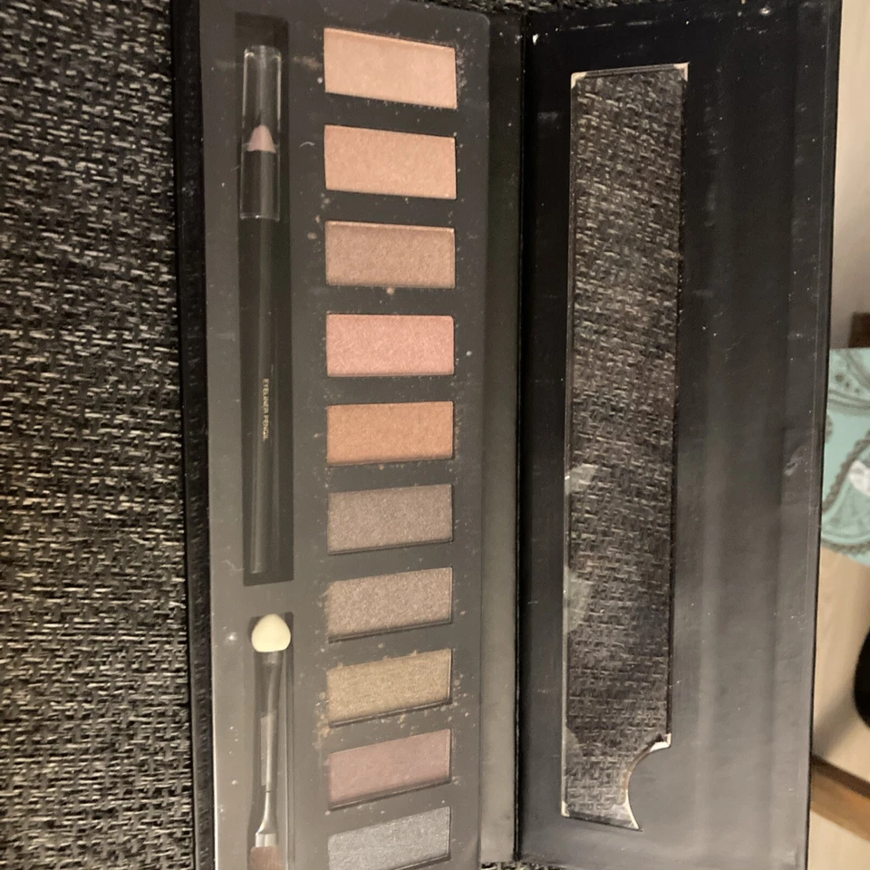 Ellen Tracy Bare To Bold Palette With Eyebush Amd Liner - Image 3 of 4