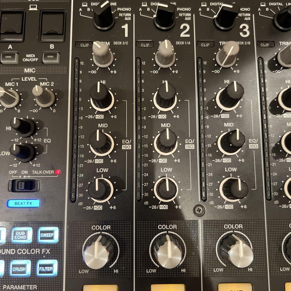 Pioneer DJM900NXS2 Professional DJ Mixer 4 Channels Color Black