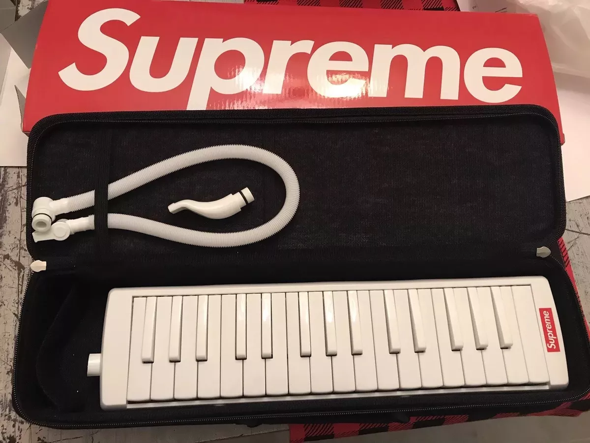 NEW SUPREME HOHNER MELODICA FW18 2018 BOGO BOX LOGO IN HAND
