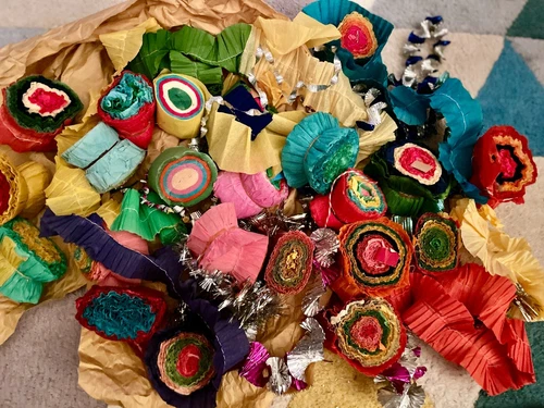 Vintage Christmas crepe paper & foil streamers tinsel party decorations retro
