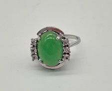 Ring aus 333er Weißgold mit Chrysopras, Gr. 52 und ca. 4,8g