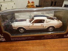 road legends 1:18 1968 Shelby GT-500KR Diecast White