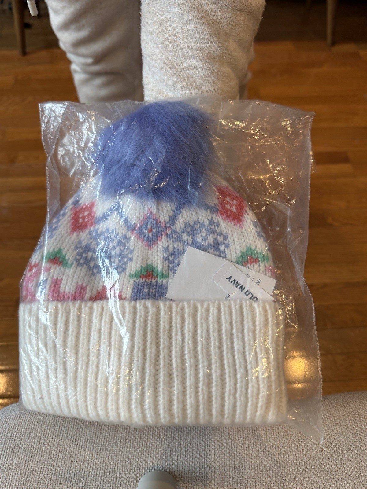 Khol&rsquo;s Woman&rsquo;s Beanie Hat White And Blue One Size