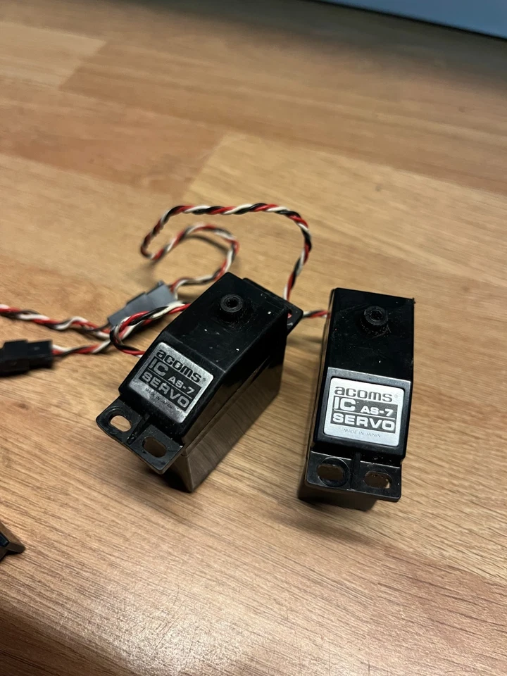 Acoms ARC 227 vintage receiver and servos - Image 2 of 4