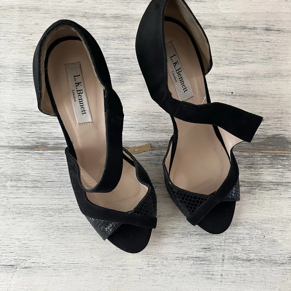 L.K. Tacones Bennett Laurea Gamuza Serpiente Detalle Repujado Talla 36.5 Foto 4 de 4