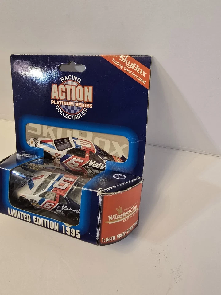Tarjeta SkyBox Action Platinum diecast 1/64 NASCAR #6 Valvoline Mark Martin 1995 Foto 2 de 4
