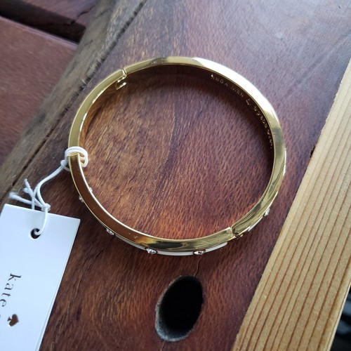 kate spade- Set in Stone- Enamel &Stone Hinged Bangle Bracelet- White- NWT- $48 - 第 2/5 張圖片