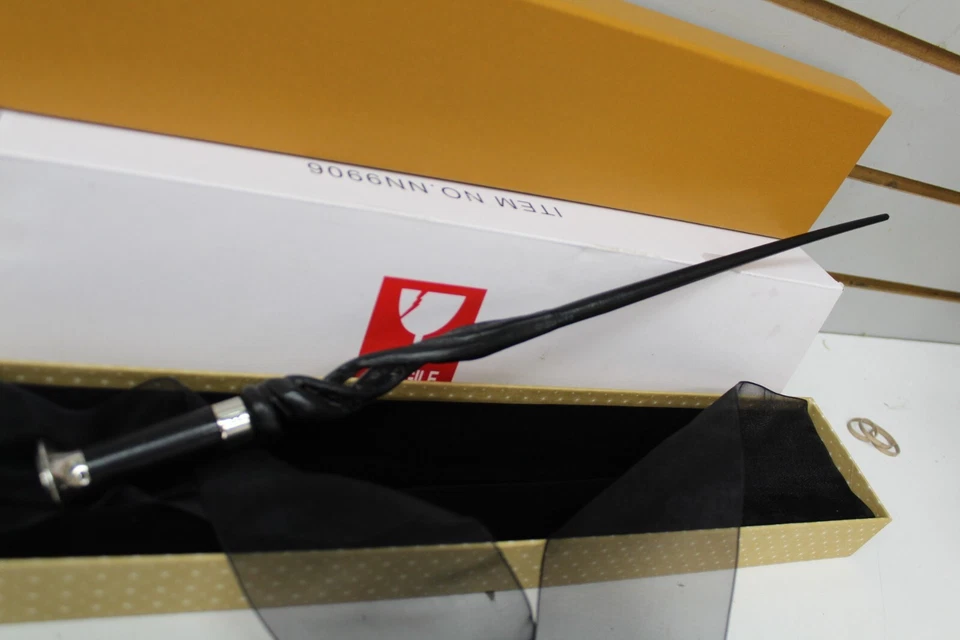 The Noble Collection - Albus Dumbledore's Wand in Collector's Box - 15.7in -40cm - Image 2 of 4