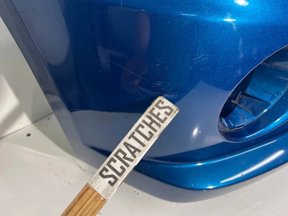 2010-2013 Chevrolet Camaro SS Front Bumper Cover OEM Foto 4 de 4