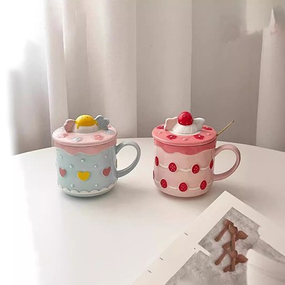 1pcs 390ml Ceramic Cup Mug Strawberry Cake Cup Girls Cute Water Cup With Lid