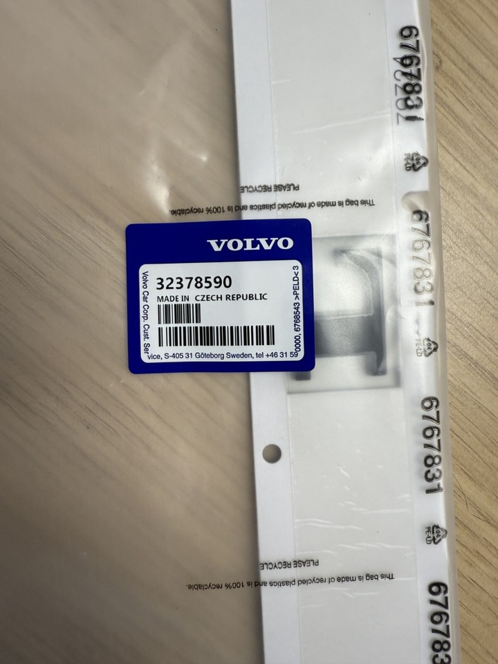 Genuine Volvo XC40 EX40 EC40 S60 Black Edition Tailgate Emblem / Badge ...
