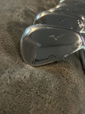 New Mizuno Pro 225 Iron Set 5PGW, No Grips. Length Is .75, Loft