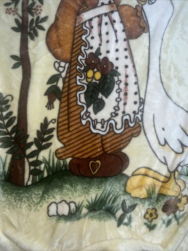 Korean Mink Blanket Precious Moments Girl Goose Duck Cream Beige Vintage - Picture 3 of 16
