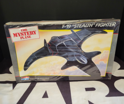 F-19 Stealth Fighter Mystery Plane 1987 1:48 MONOGRAM Military