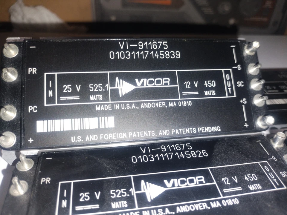 Lote de 6 convertidores Vicor VI-911675. Entrada 25 V 525 vatios, salida 12 V 450 vatios. Foto 3 de 3