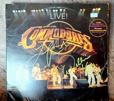Commodores SIGNED   ' Live '  1977 double vinyl LP 