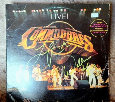 Commodores SIGNED   ' Live '  1977 double vinyl LP  Motown 