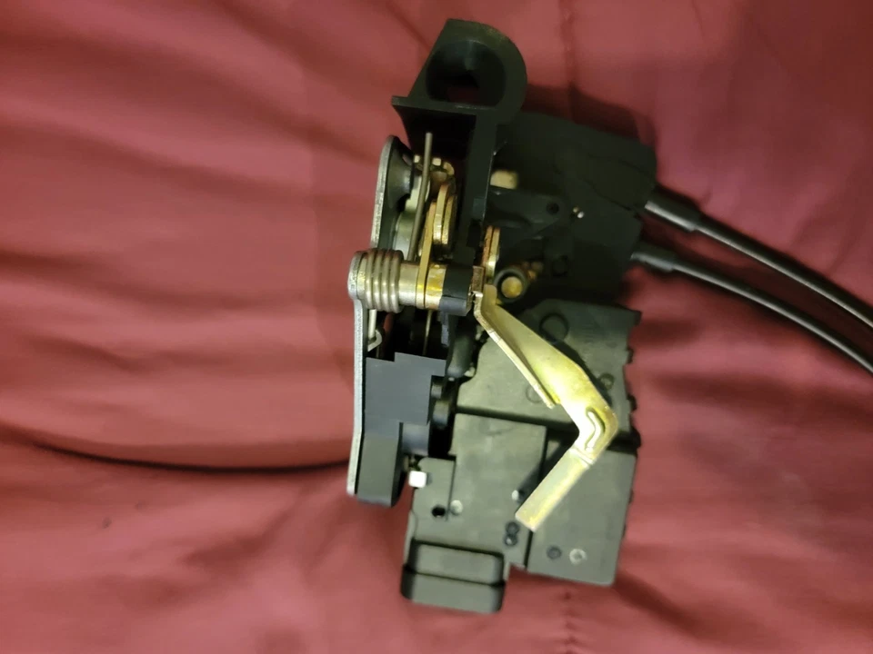 MERCEDES BENZ CLASE M W163 CERRADURA PUERTA TRASERA DERECHA A 163 730 24 35 Foto 3 de 4