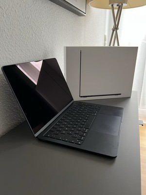 Apple MacBook Air 13,6 Zoll (256GB SSD, M2, 8GB) Laptop - Mitternacht - MLY33D/A