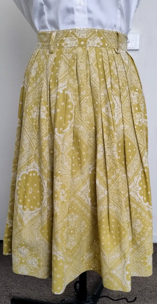 Revival lime/white knee length pleated 50s style size 6 cotton skirt preowned