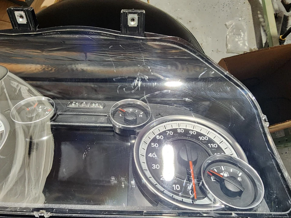 Б/у приборная панель 2016 Ram 1500 2500 3500 4500 5500 от оригинального производителя Mopar 68280833AC - Изображение 4 из 4