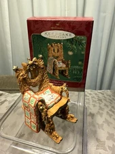 Hallmark 2001 Mrs. Claus's Chair Santa Christmas Ornament K9