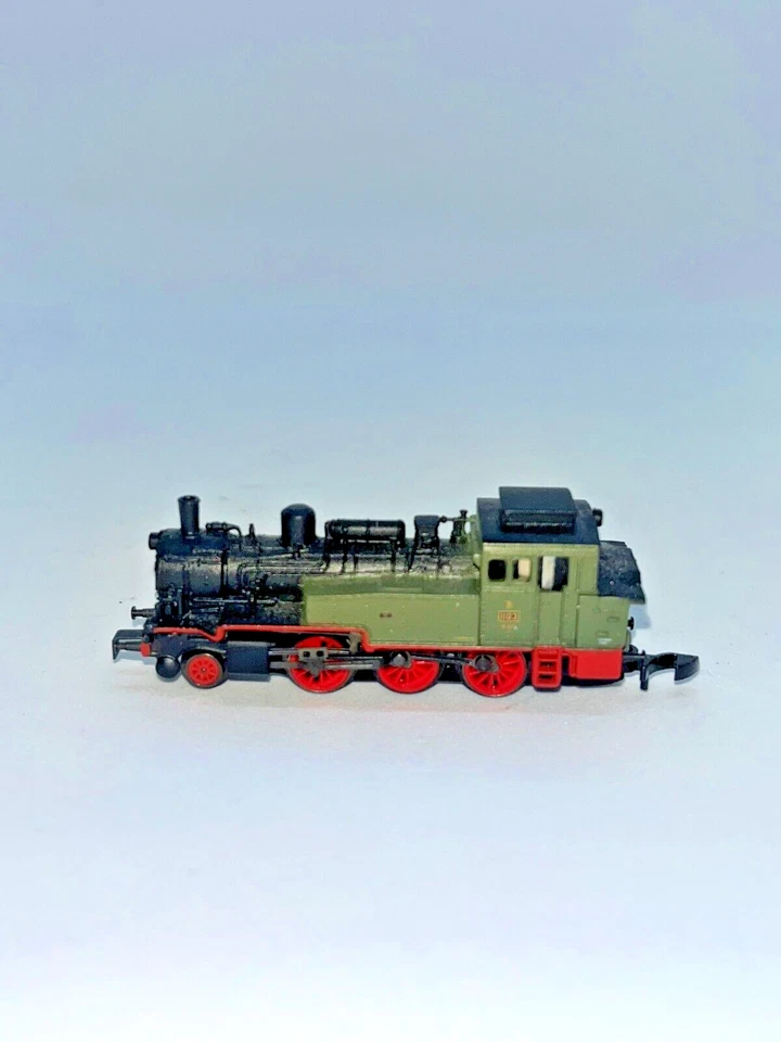 Z Scale Marklin 8897 Green & Red 5 Pole Motor Custom Wood Case - Image 3 of 4