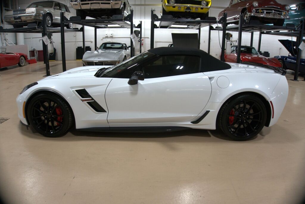 2019 Arctic White Chevrolet Corvette   | C7 Corvette Photo 2