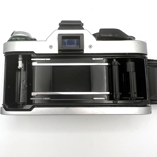 Canon AE-1 PROGRAM 35mm SLR Film Camera w/ New FD 50mm f/1.8 Lens Tested - Picture 14 of 22