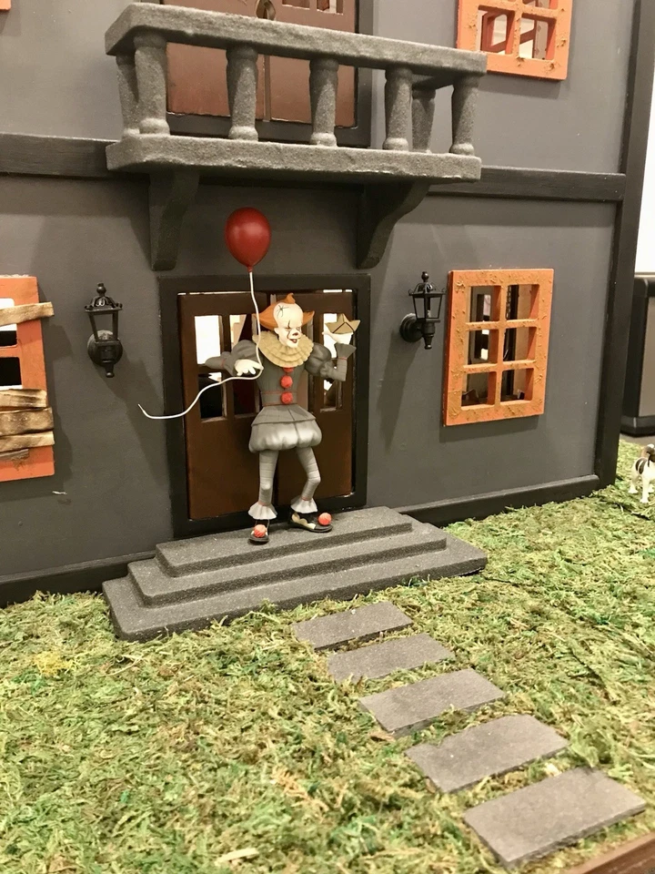 Toony Terrors-Regan, Freddy, Jason, etc. Custom Made Haunted Dollhouse - Image 4 of 4