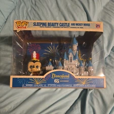 Funko Pop! Town: Disney - Sleeping Beauty Castle and Mickey Mouse #21