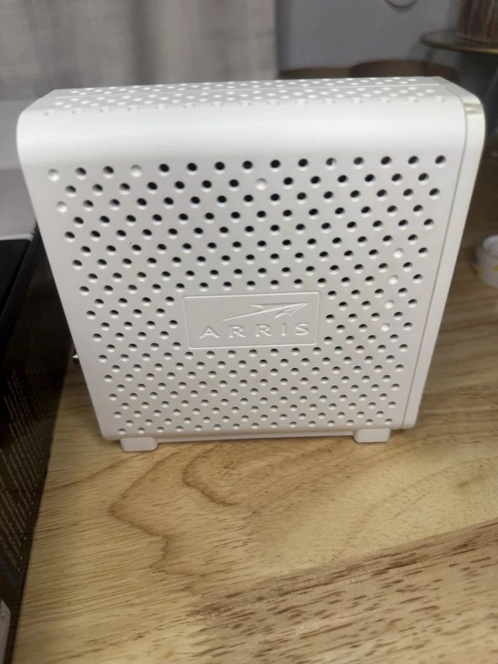 ARRIS SB6183 Surfboard Cable Modem, 16x4, 686 Mbps, DOCSIS 3.0, Black - Image 3 of 4