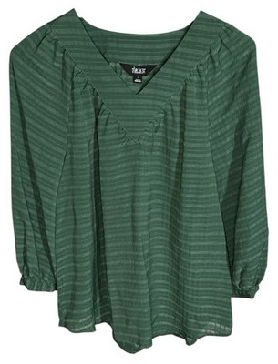 NWT Slim Factor by Investments Women's Small Green Textured V-Neck 