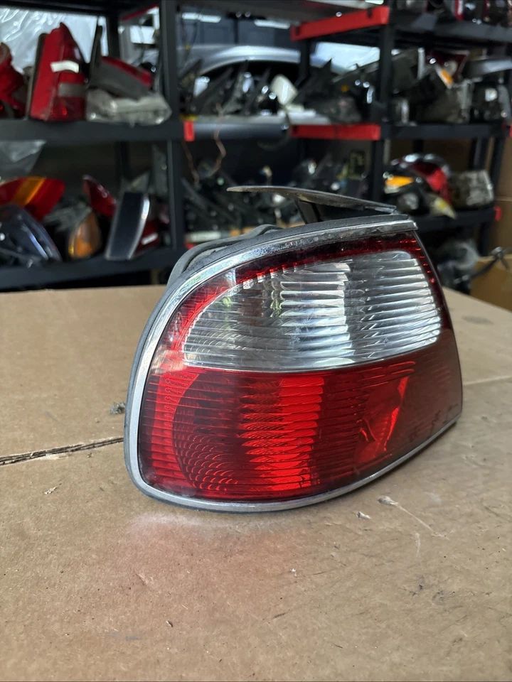 Conjunto de luz trasera izquierda Jaguar XJ6 1996 236311-00 Foto 2 de 4