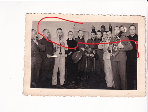 WW2 Foto Elitesoldaten TK Polen Plock Kaserne Musik Gruppenfoto