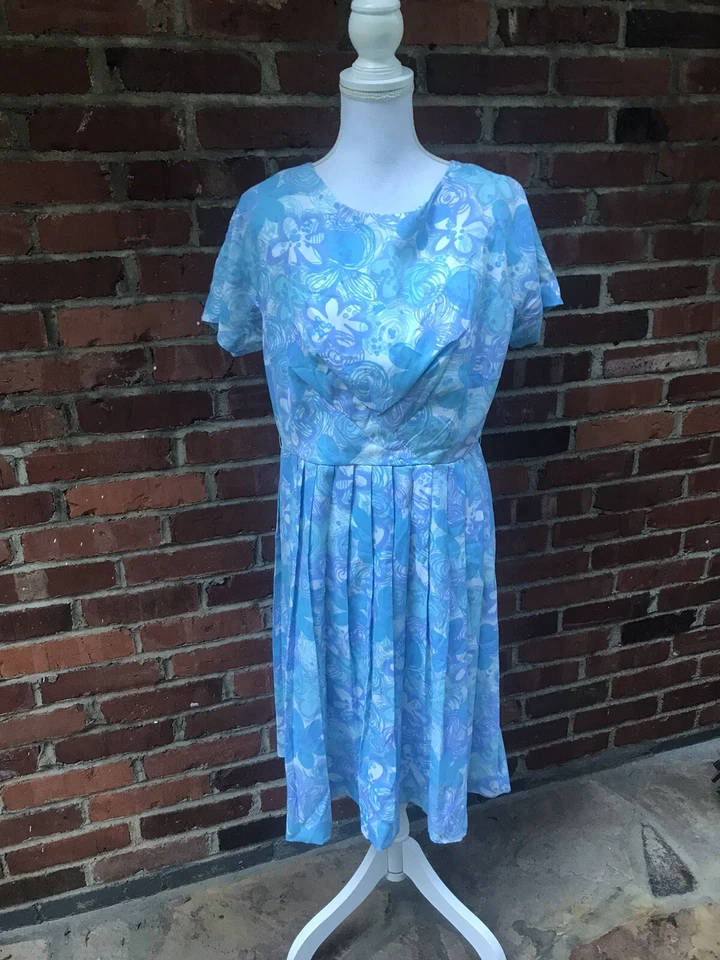 Vestido de día vintage años 60 azul floral cóctel plisado fiesta talla 18,5 seda calce acampanado Foto 2 de 4
