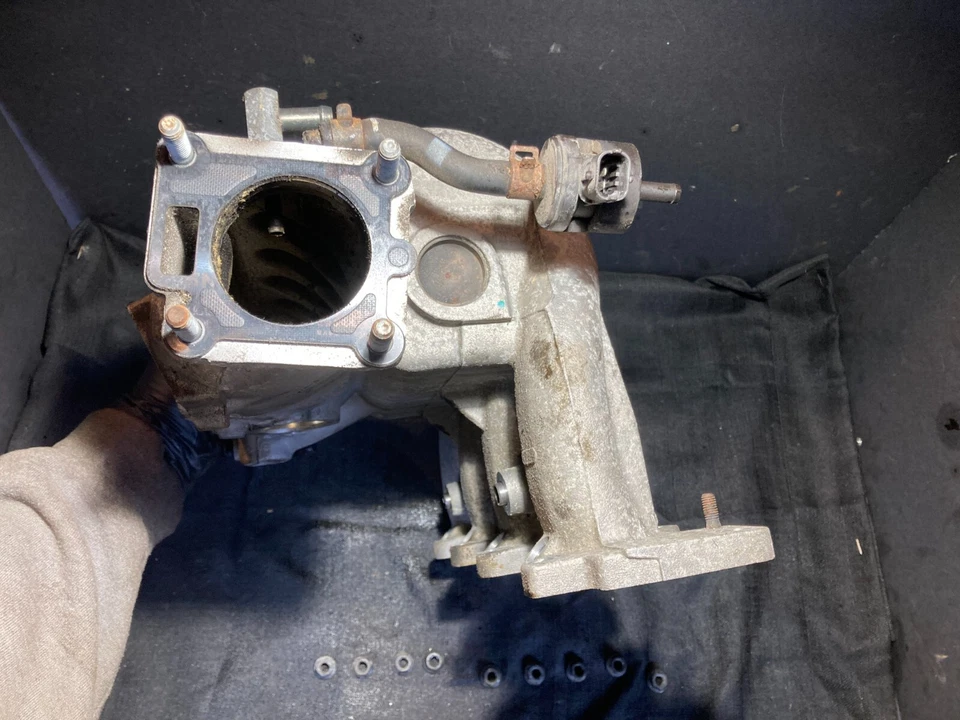 06-10 现代伊兰特 2.0L XD20 进气歧管和螺栓 — 第 3/3 张图片