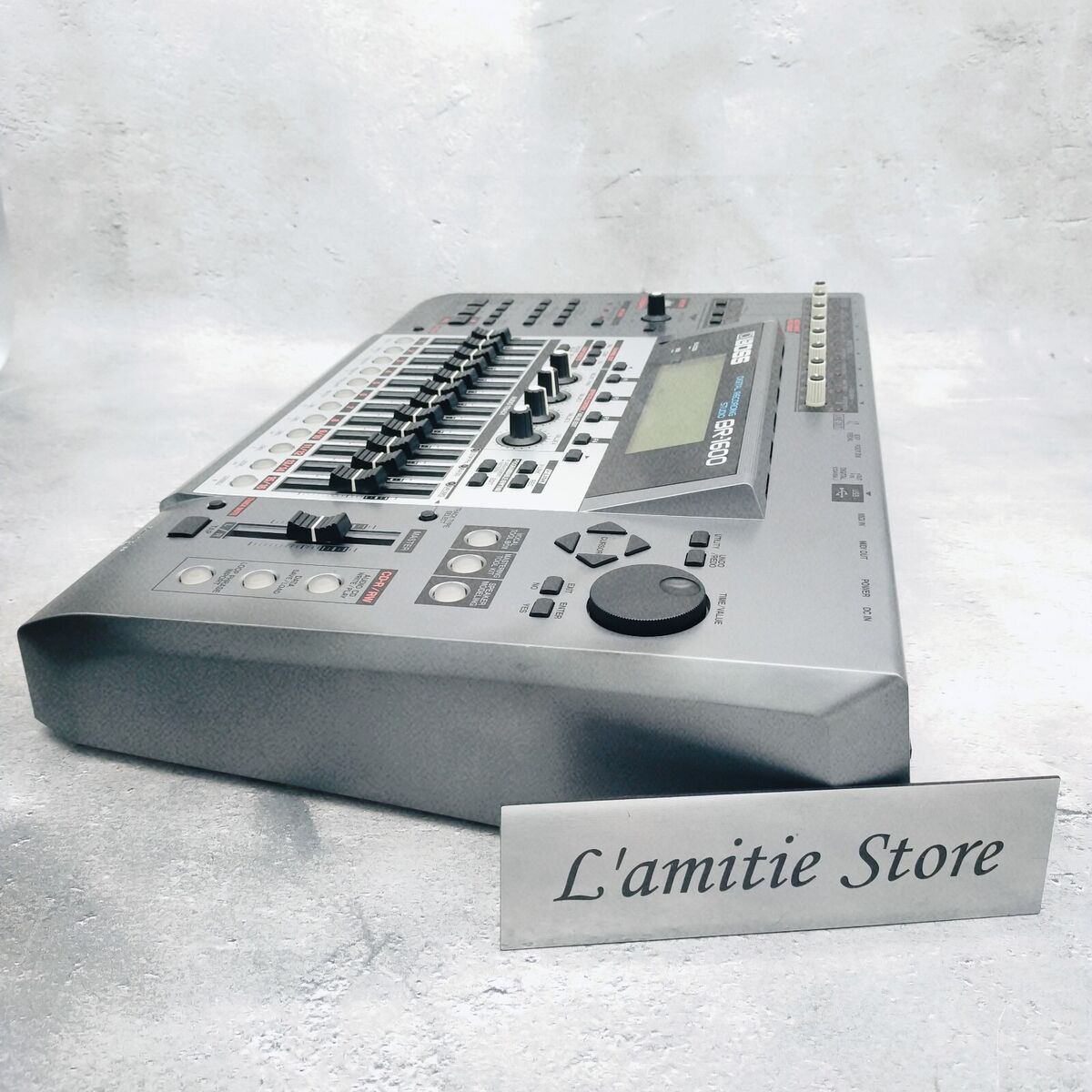 BOSS BR-1600CD Digital Record Studio Multi Track Recorder BOSS BR-1600CD Digital Record Studio Multi Track Recorder