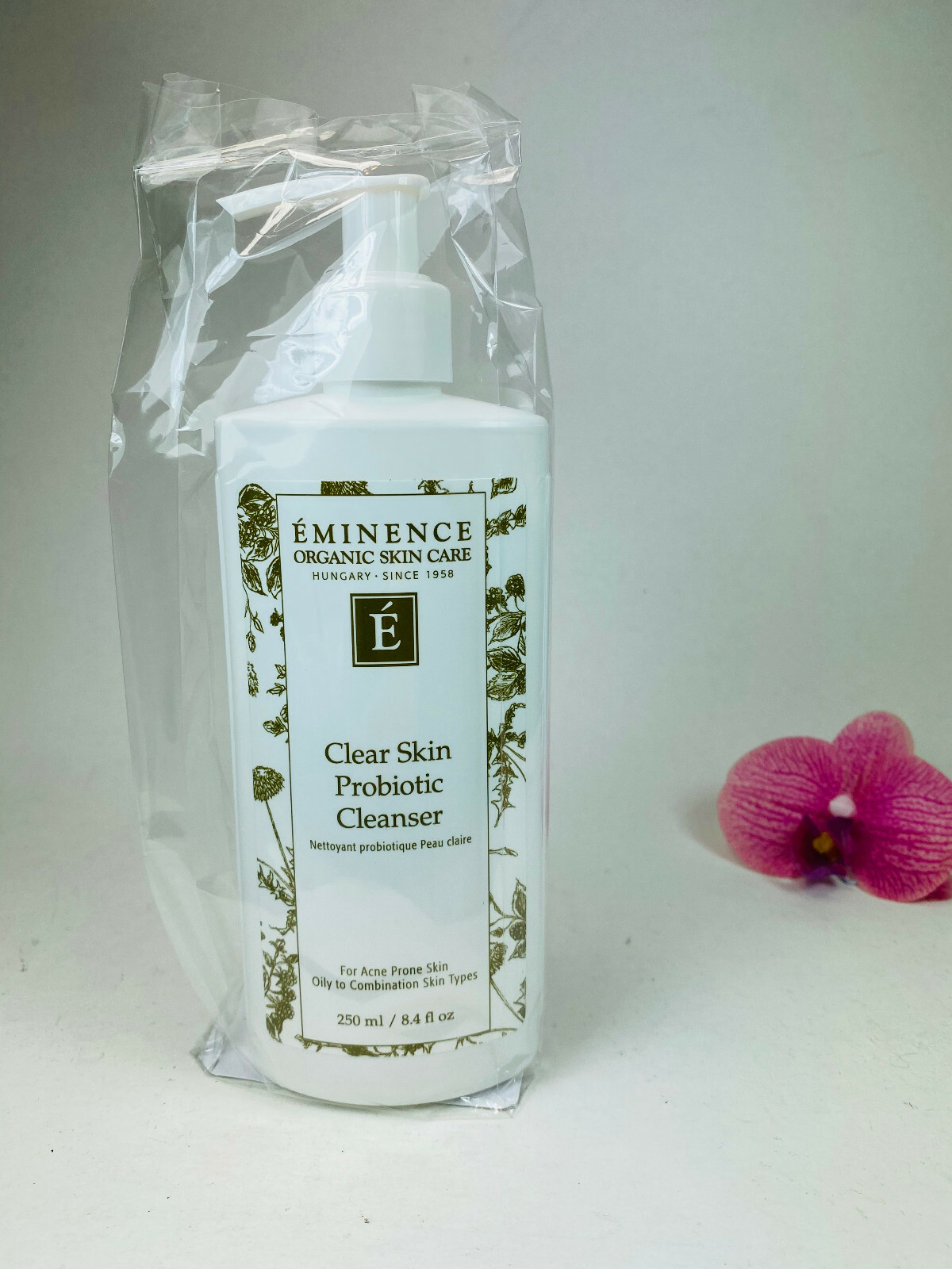 Eminence Clear Skin Probiotic Cleanser 250ml / 8.4oz New Sam