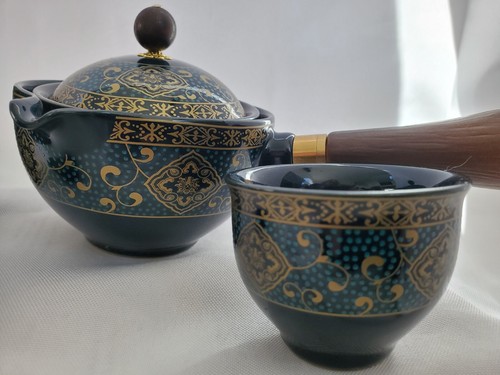 Ceramic Kung Fu Swivel Teapot Side Handle & Strainer With 4 Cups In Blue & Gold - Picture 14 of 16
