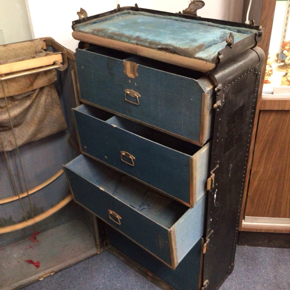 Antiguo baúl de vapor de 1900 armario cofre de viaje con perchas y cajones! Foto 2 de 4