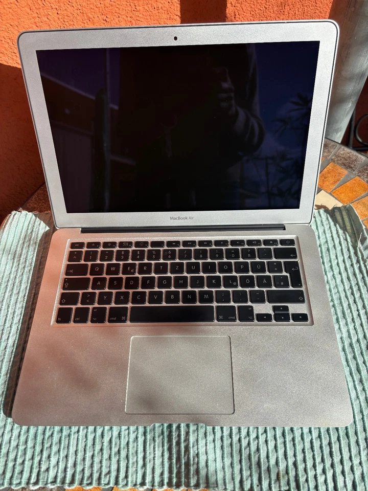 Apple MacBook Air 13" Ende 2010 im Neuzustand - MC504D/A1.85GHz 256 GB - Bild 4 von 4