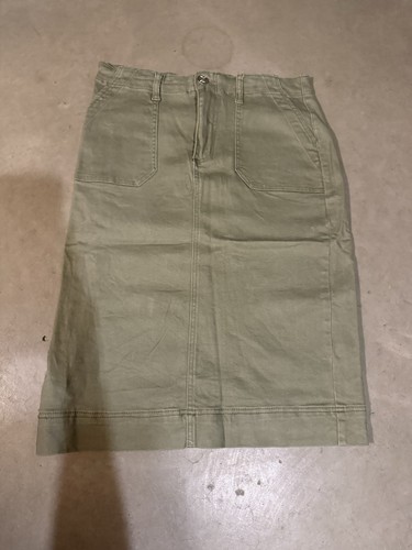 Woman’s Inherit Green Skirt