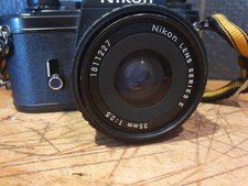 Appareil photo reflex argentique 35 mm Nikon F5 boîtier