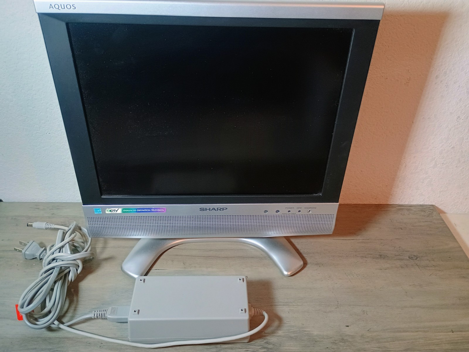 Sharp LC-15SH6U LCD TV SD Retro Games 480i 480p Tested Worki