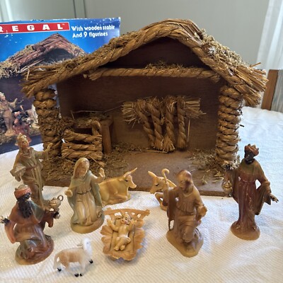 Vtg Regal Nativity Set w/Wooden Stable & 9 Figurines original box
