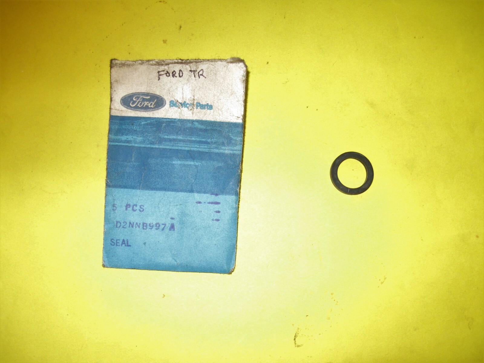 NOS Hydraulic Control Valve ORing Fits Ford Tractor Part D2NNB997A