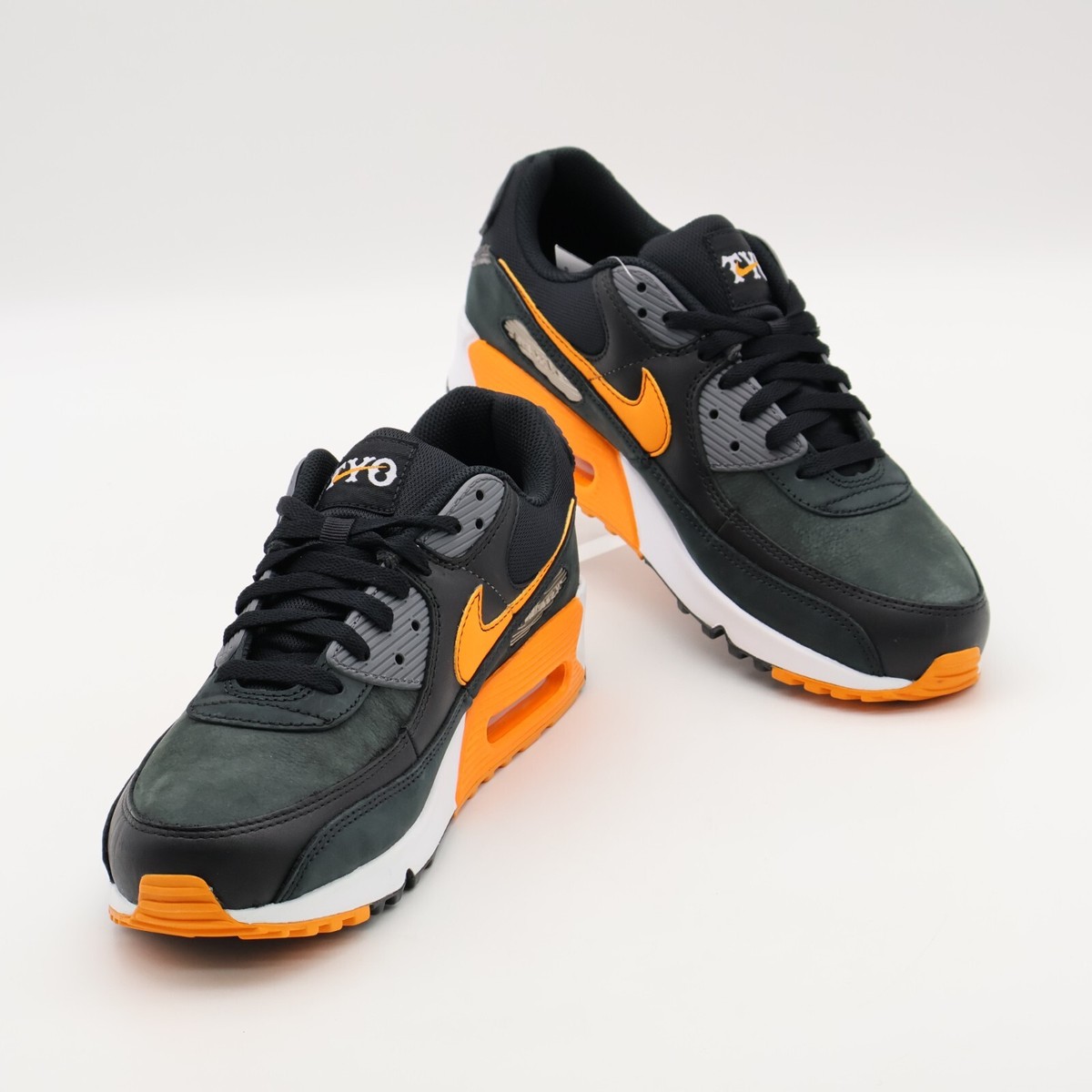 II2353-001 Nike Air Max 90 Tokyo Giants (Men's) | eBay